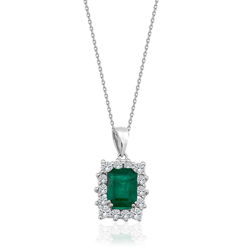 necklace -an- elegant - emerald - necklace